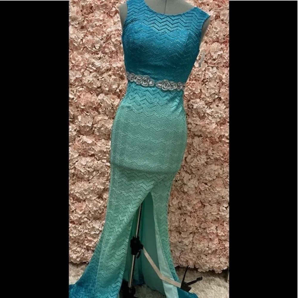 Mermaid dress size 13 stretch nice for prom day